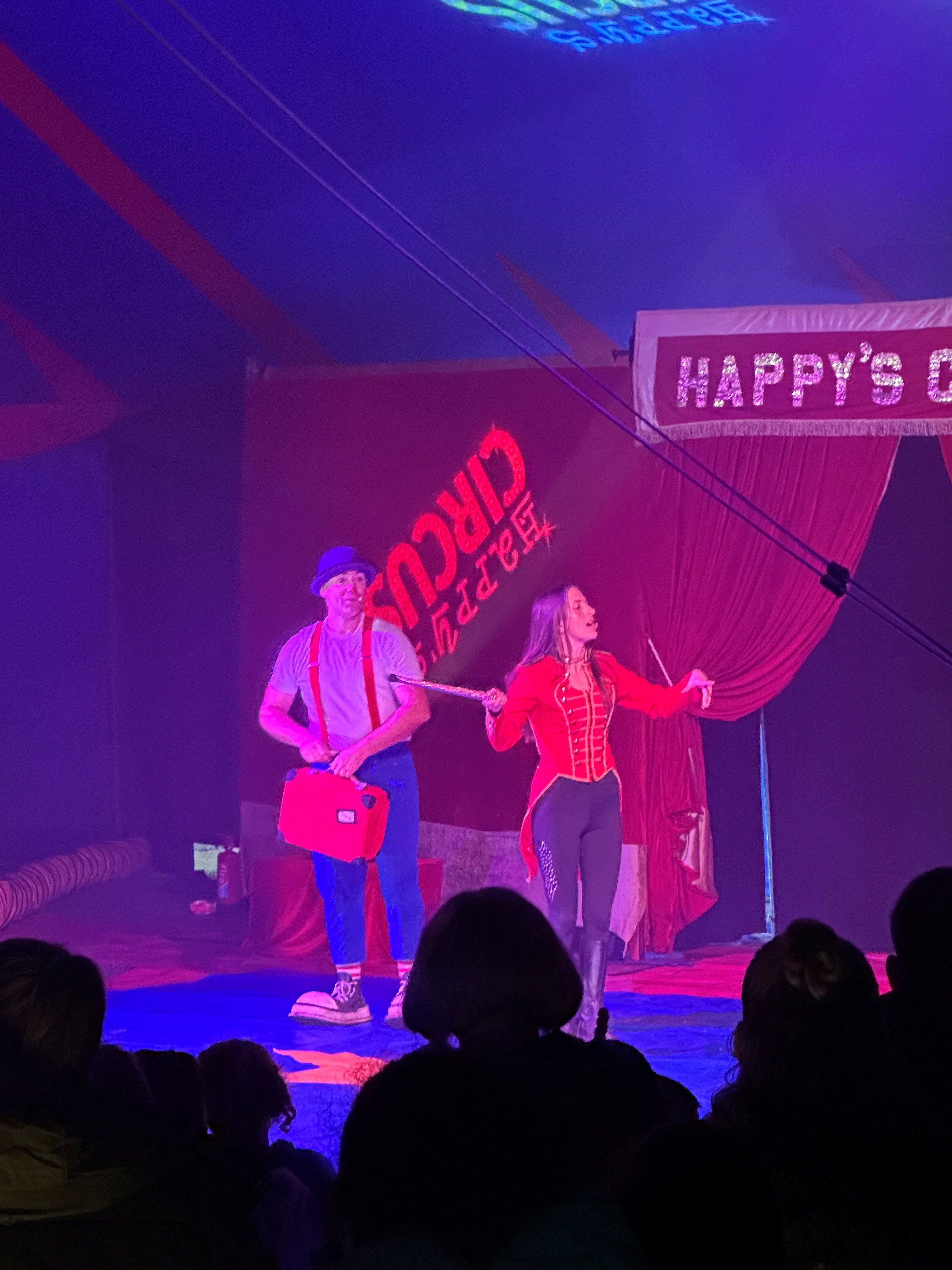 Happys Circus 4.jpg